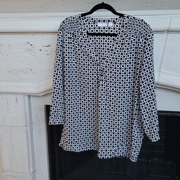 SOLD - NEW YORK & CO Printed Blouse - Size XL - Picture 1 of 7